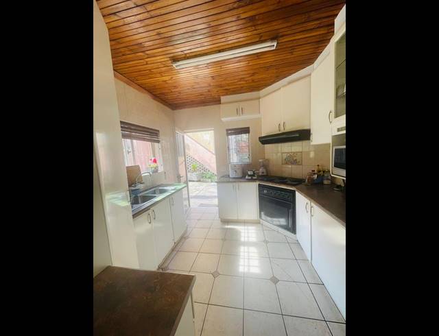 3 BEDROOM HOUSE FOR SALE IN BLUFF